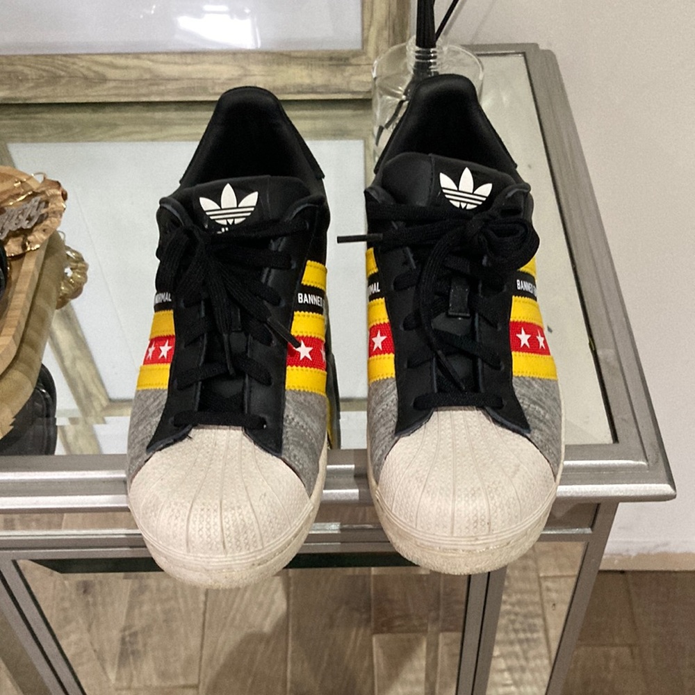 Adidas superstars Lmtd Edition